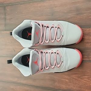 Air Jordan Velocity, Wolf Gray/Infrared, US size 10